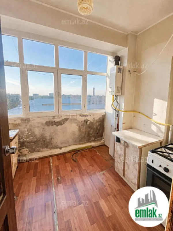 Satılır 5 otaqlı köhnə tikili 110 m²