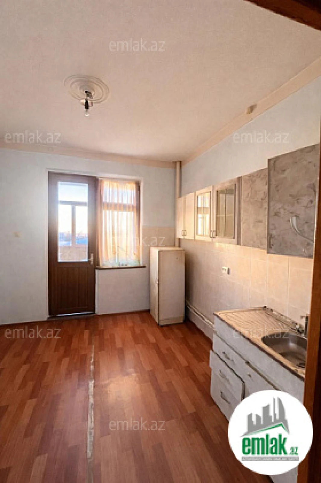 Satılır 5 otaqlı köhnə tikili 110 m²