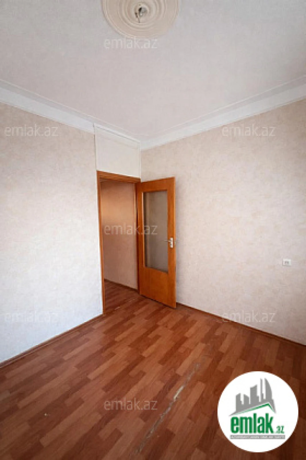 Satılır 5 otaqlı köhnə tikili 110 m²
