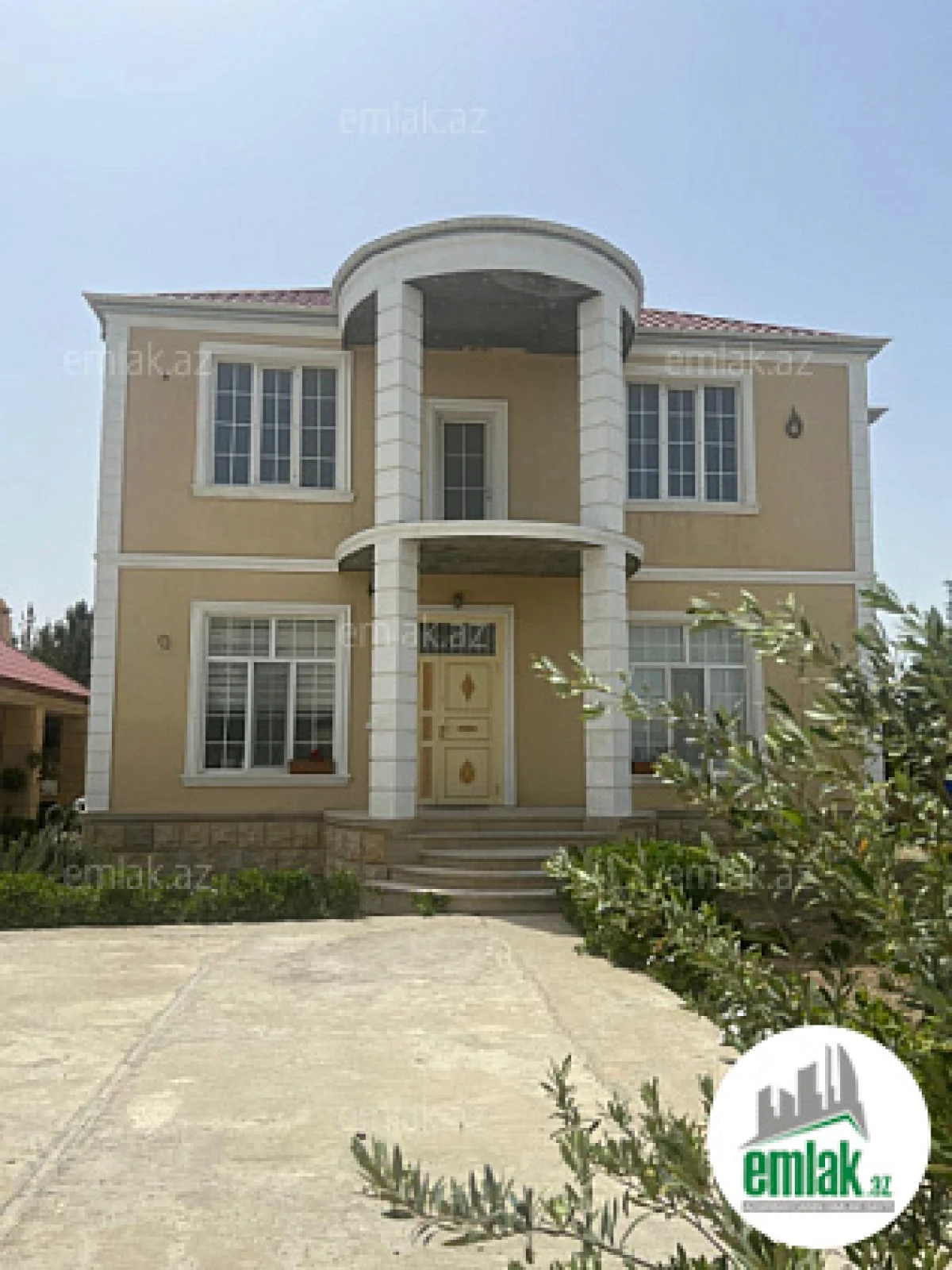 Satılır 7 otaqlı həyət evi 250 m²