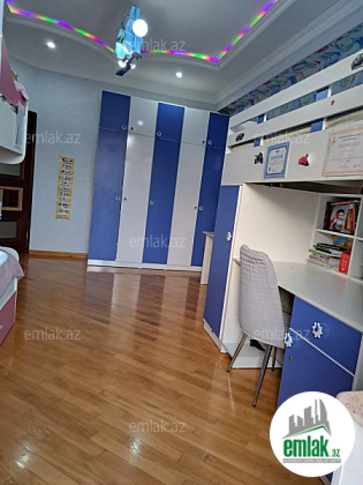 Satılır 3 otaqlı yeni tikili 100 m²