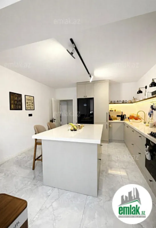 Satılır 2 otaqlı yeni tikili 95 m²