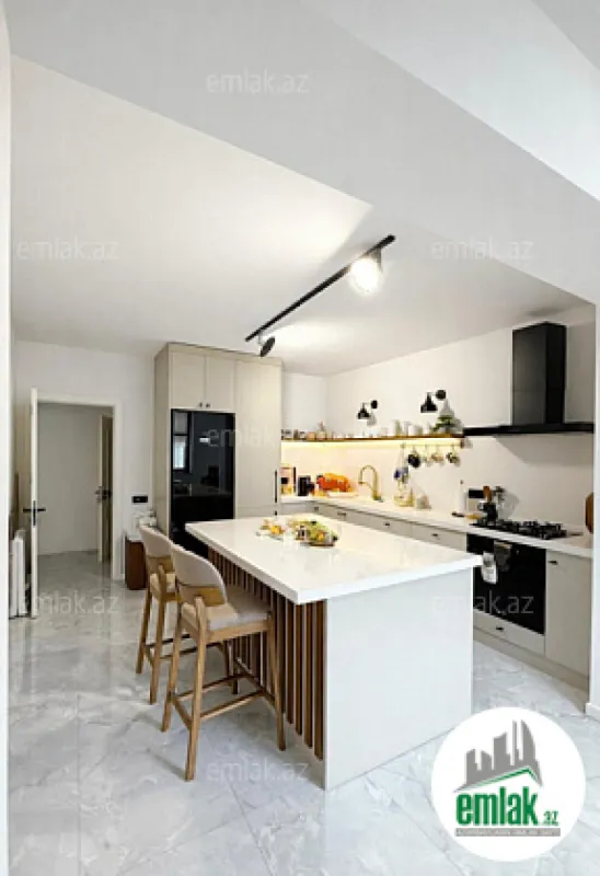 Satılır 2 otaqlı yeni tikili 95 m²