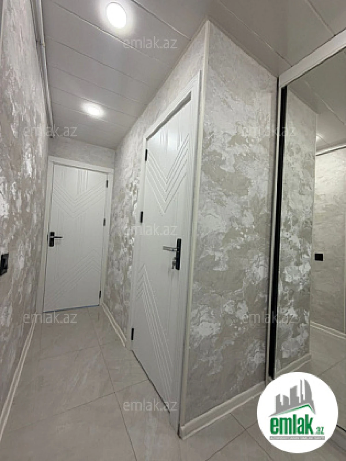 Satılır 2 otaqlı köhnə tikili 42 m²