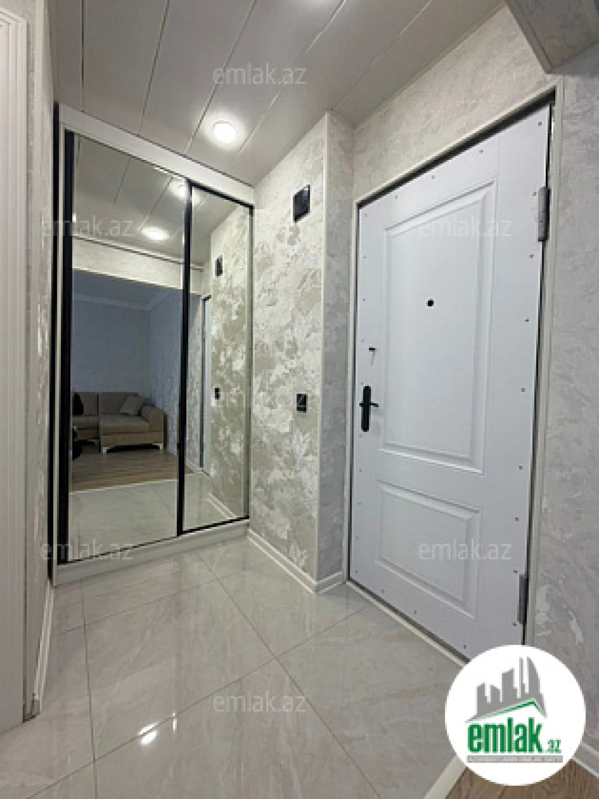 Satılır 2 otaqlı köhnə tikili 42 m²