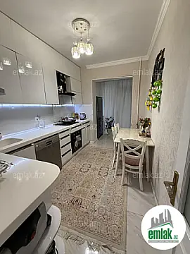 Satılır 3 otaqlı köhnə tikili 72 m²