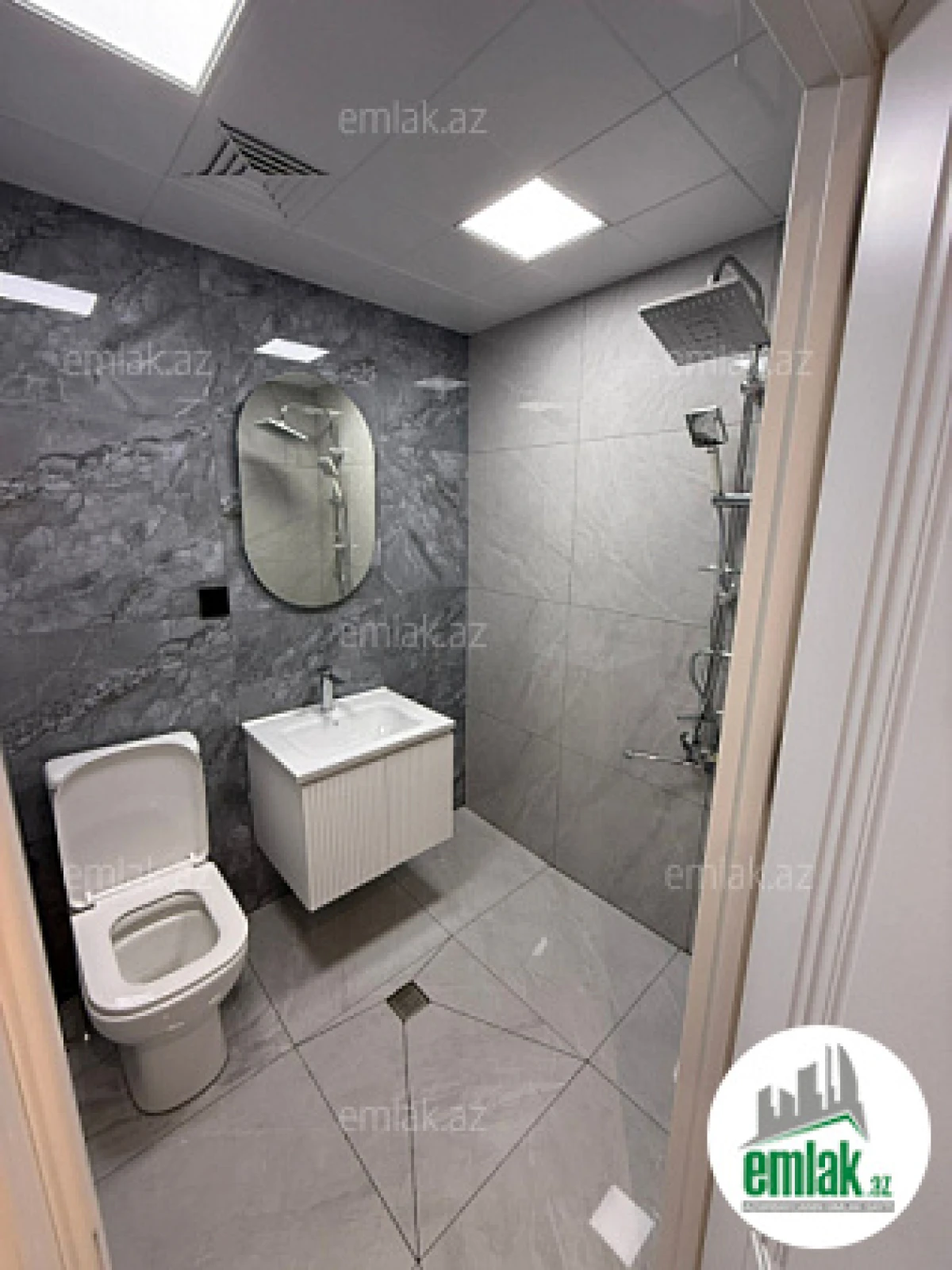 Satılır 2 otaqlı köhnə tikili 55 m²