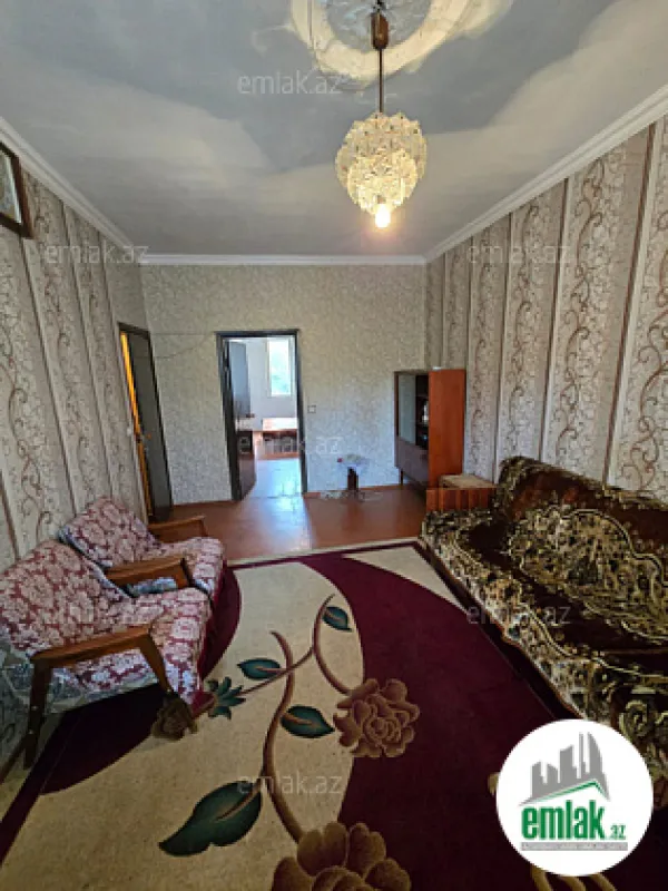 Satılır 2 otaqlı köhnə tikili 50 m²