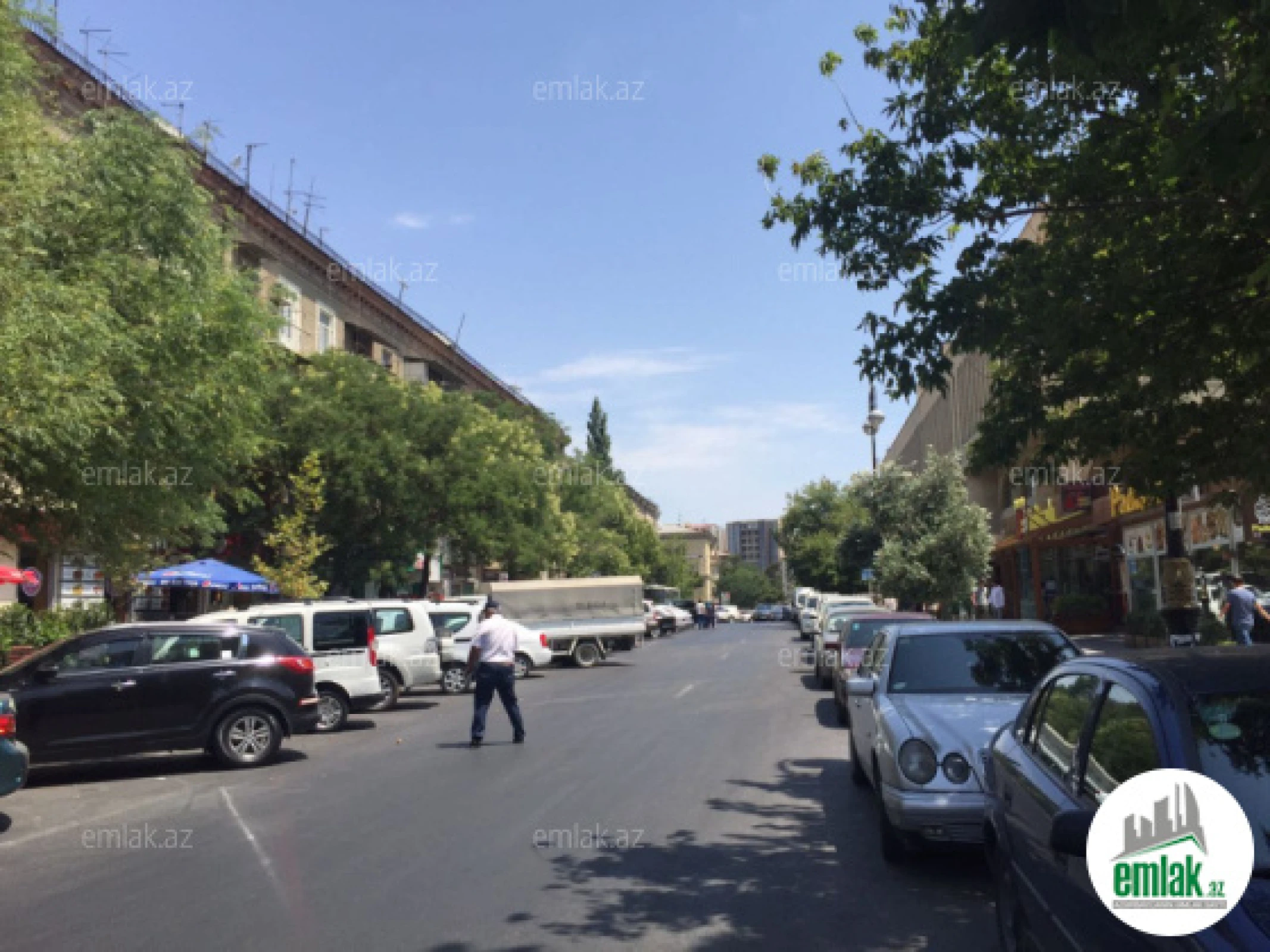 Satılır 4 otaqlı köhnə tikili 180 m²