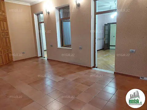 Satılır 4 otaqlı köhnə tikili 180 m²