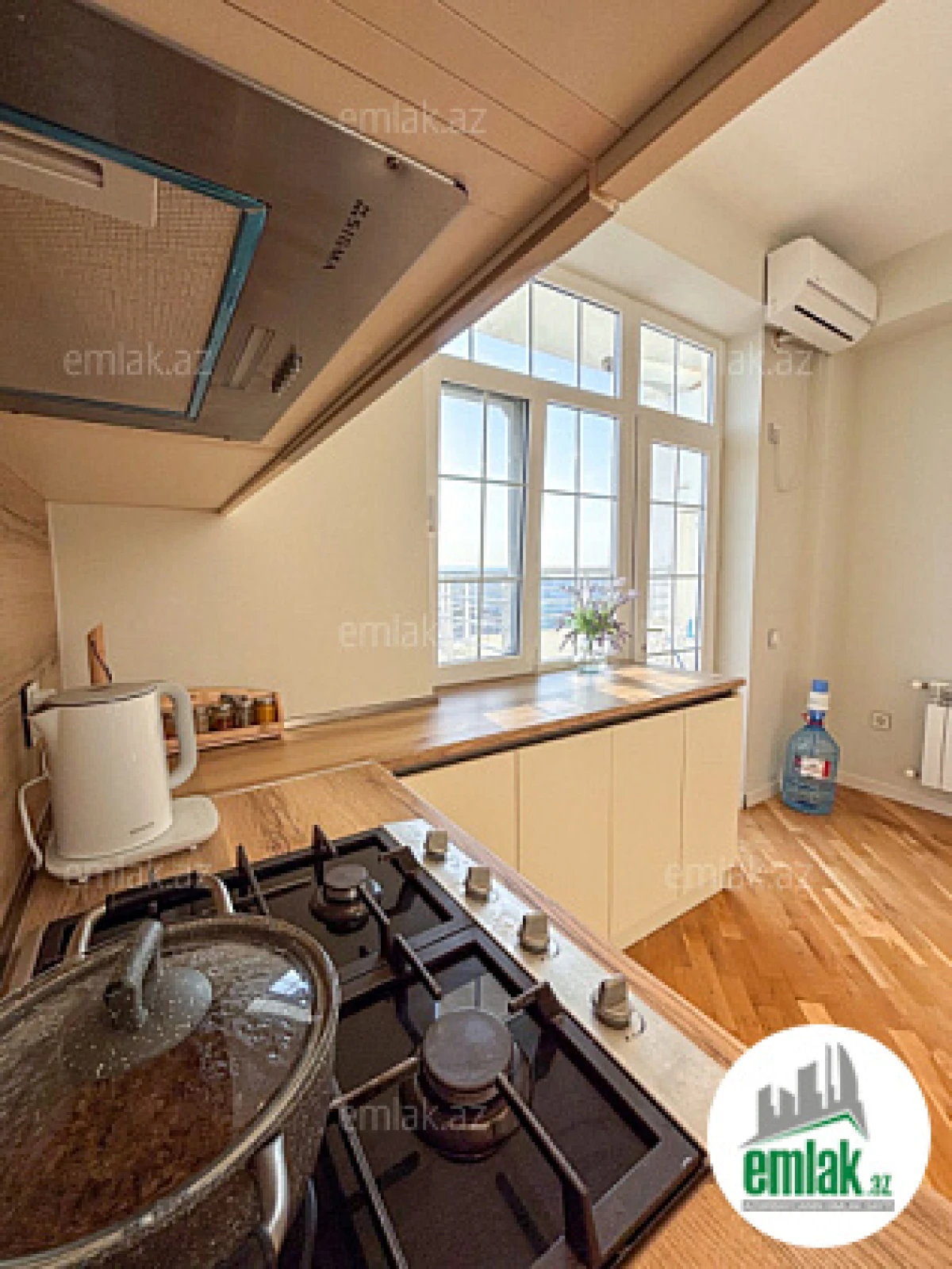 Satılır 2 otaqlı yeni tikili 100 m²