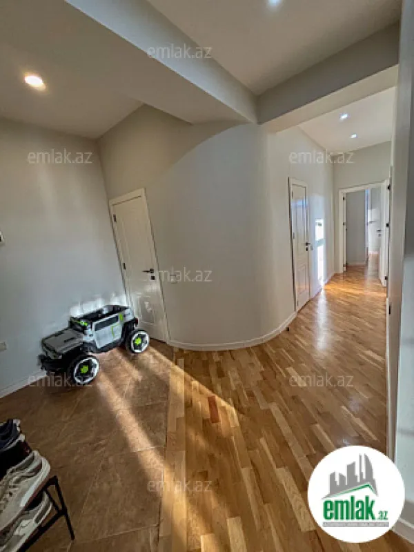 Satılır 2 otaqlı yeni tikili 100 m²