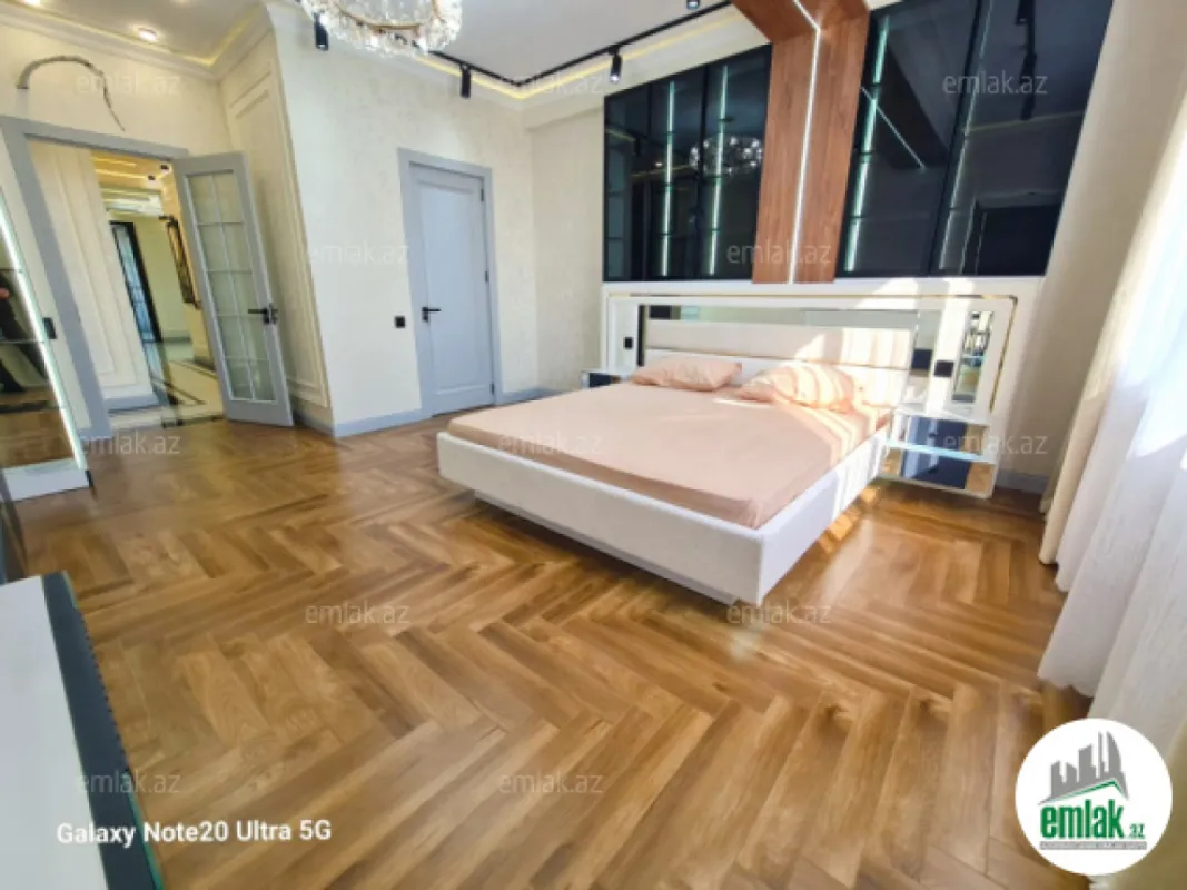 Satılır 4 otaqlı yeni tikili 186 m²