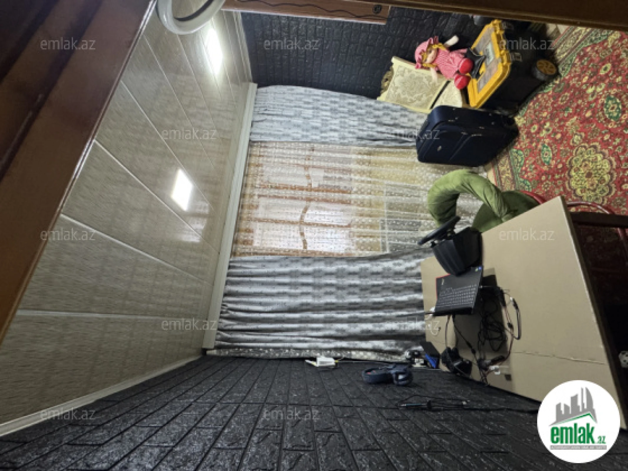 Satılır 3 otaqlı köhnə tikili 74 m²