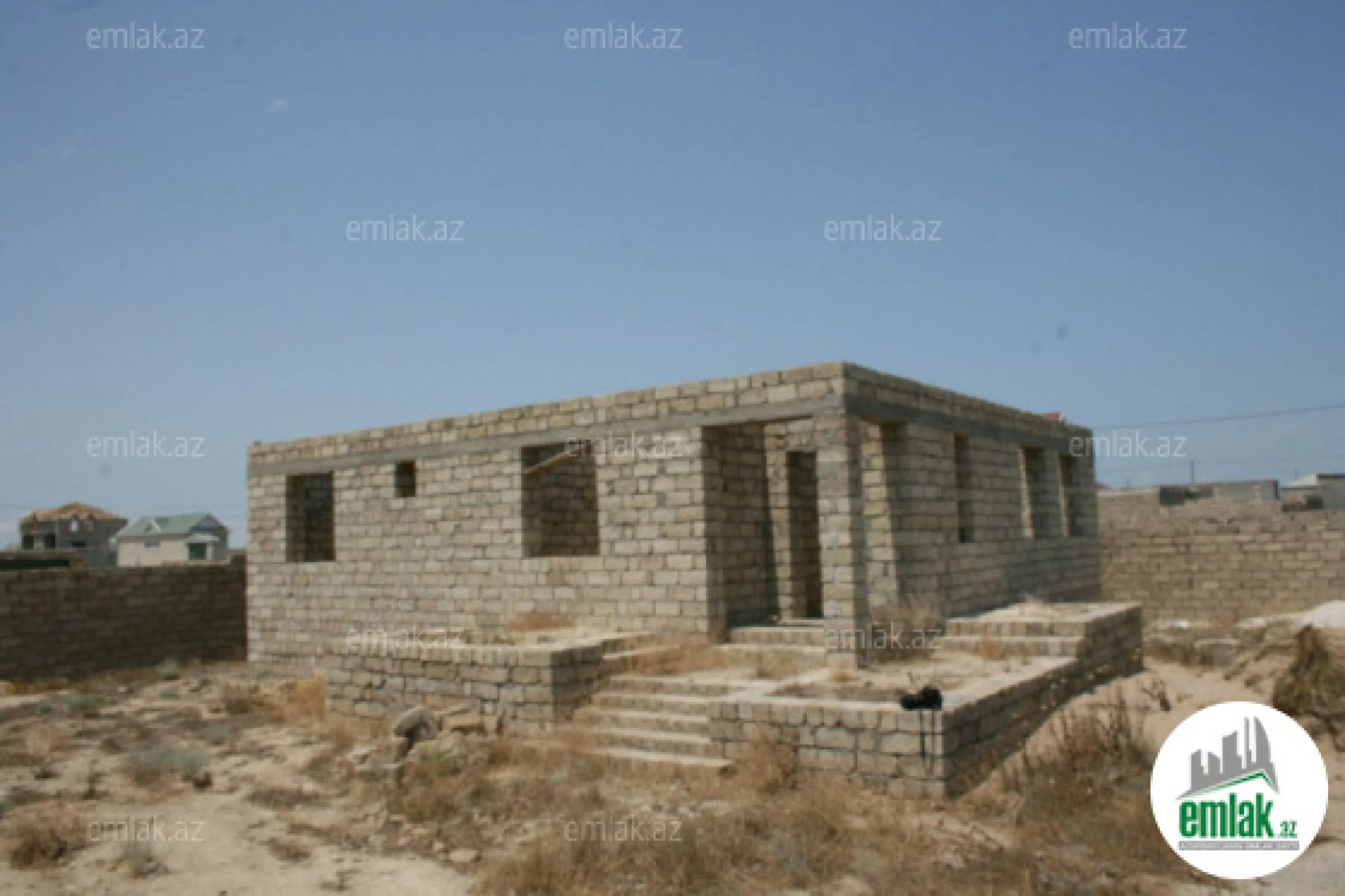 Satılır 4 otaqlı mənzil 132 m²