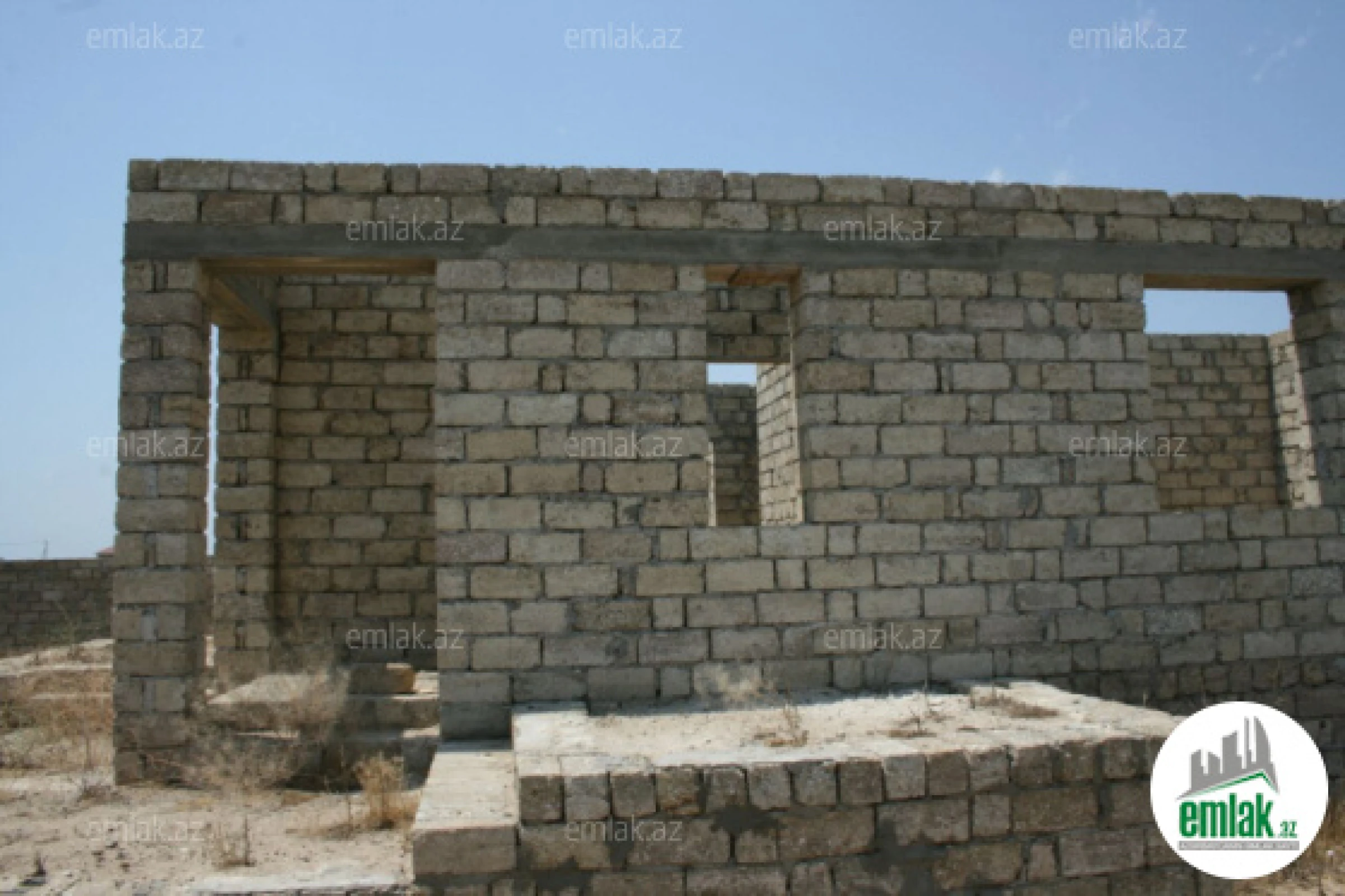 Satılır 4 otaqlı mənzil 132 m²