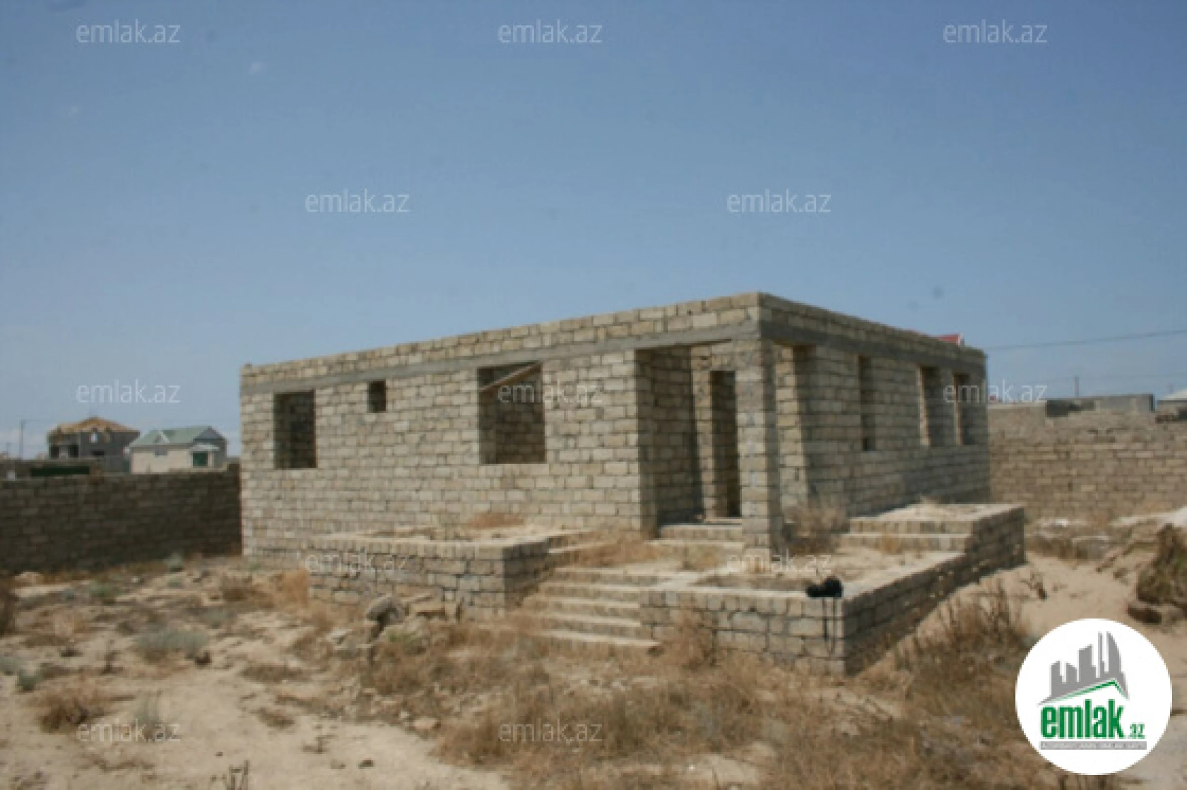 Satılır 4 otaqlı mənzil 132 m²