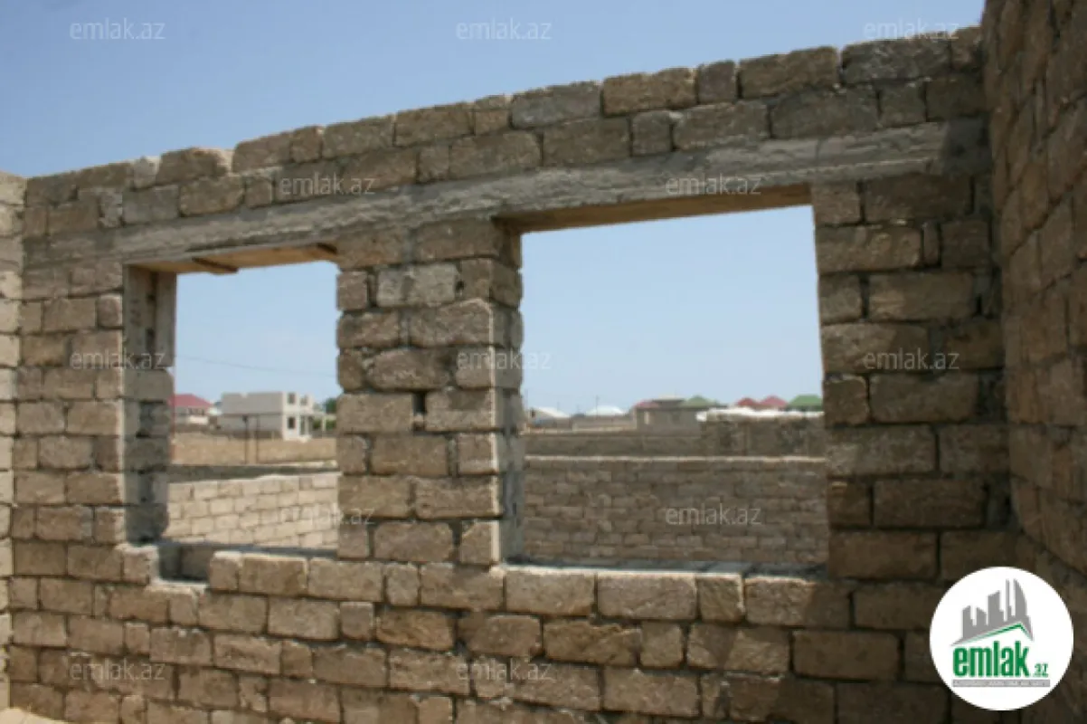 Satılır 4 otaqlı mənzil 132 m²