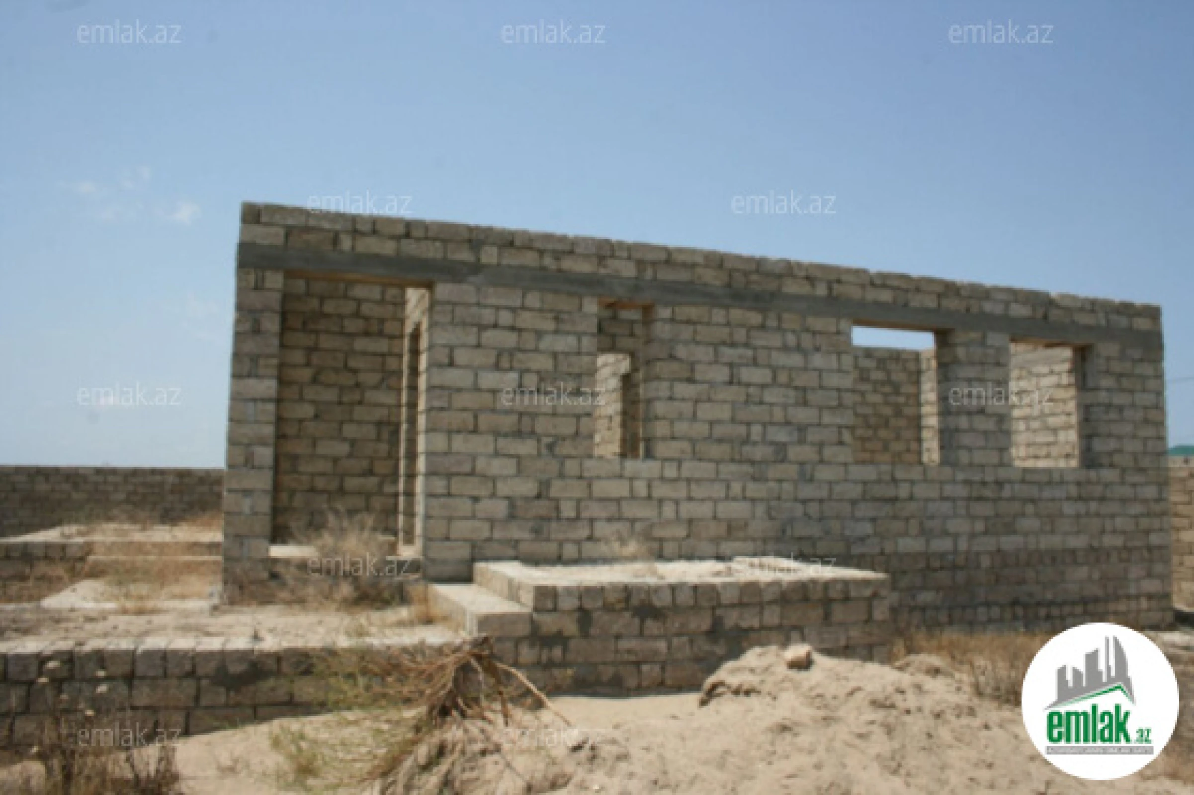 Satılır 4 otaqlı mənzil 132 m²