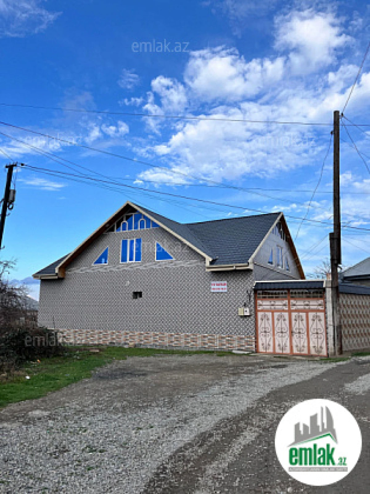 Satılır 4 otaqlı həyət evi 150 m²