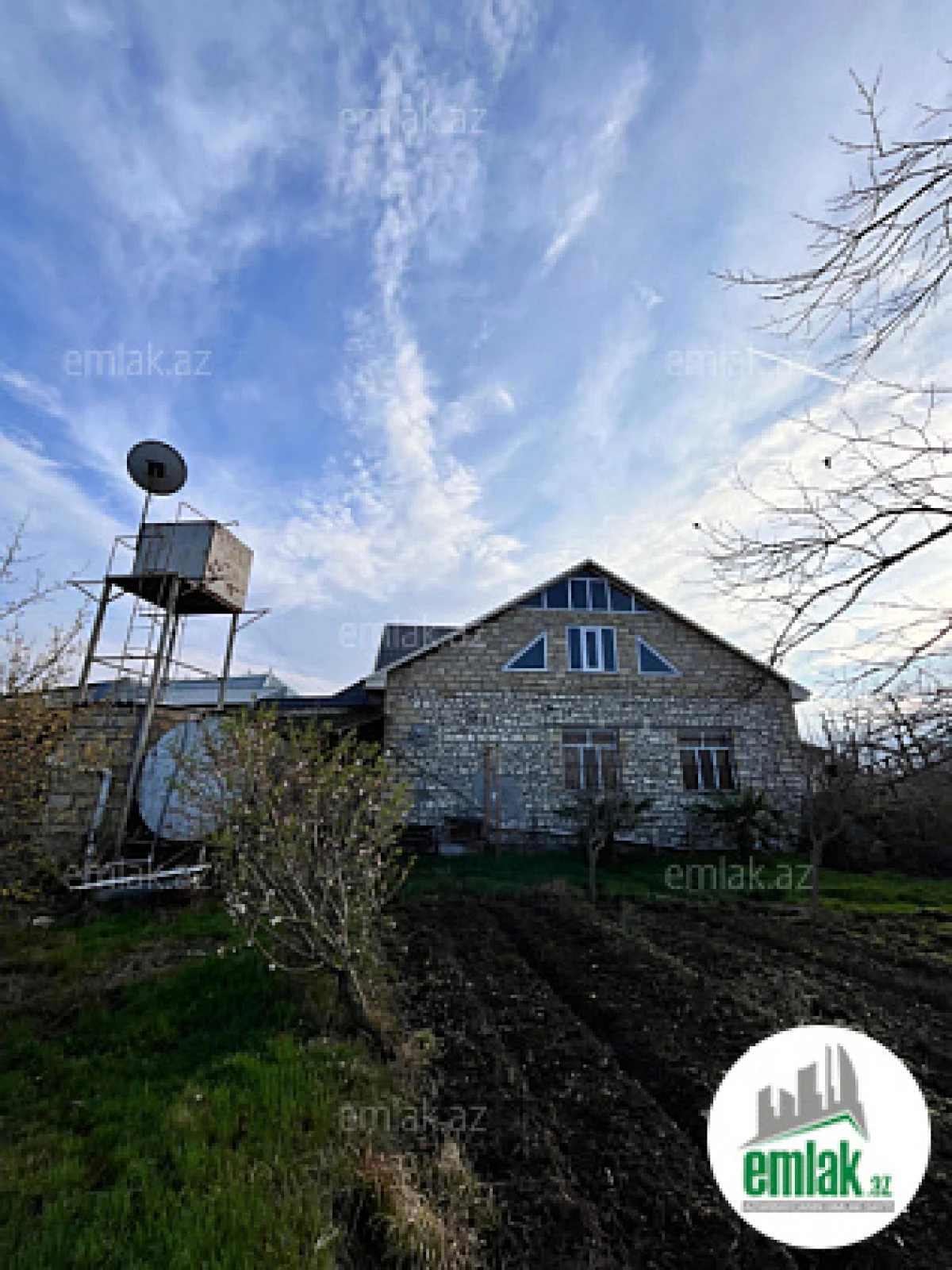 Satılır 4 otaqlı həyət evi 150 m²