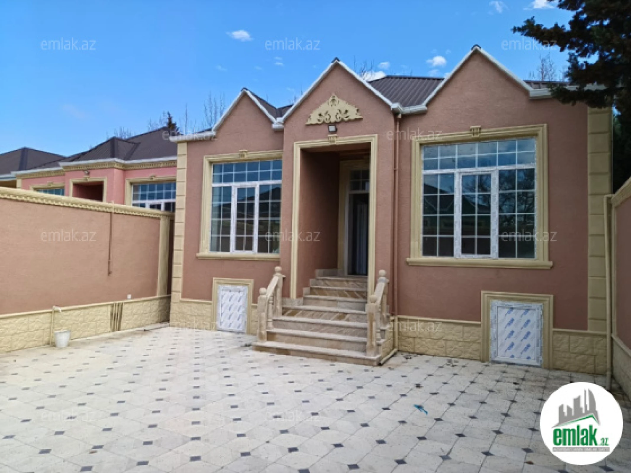 Satılır 4 otaqlı həyət evi 140 m²