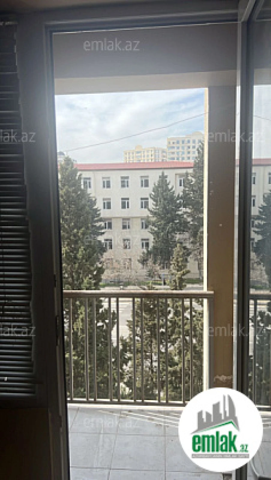 Satılır 1 otaqlı köhnə tikili 40 m²