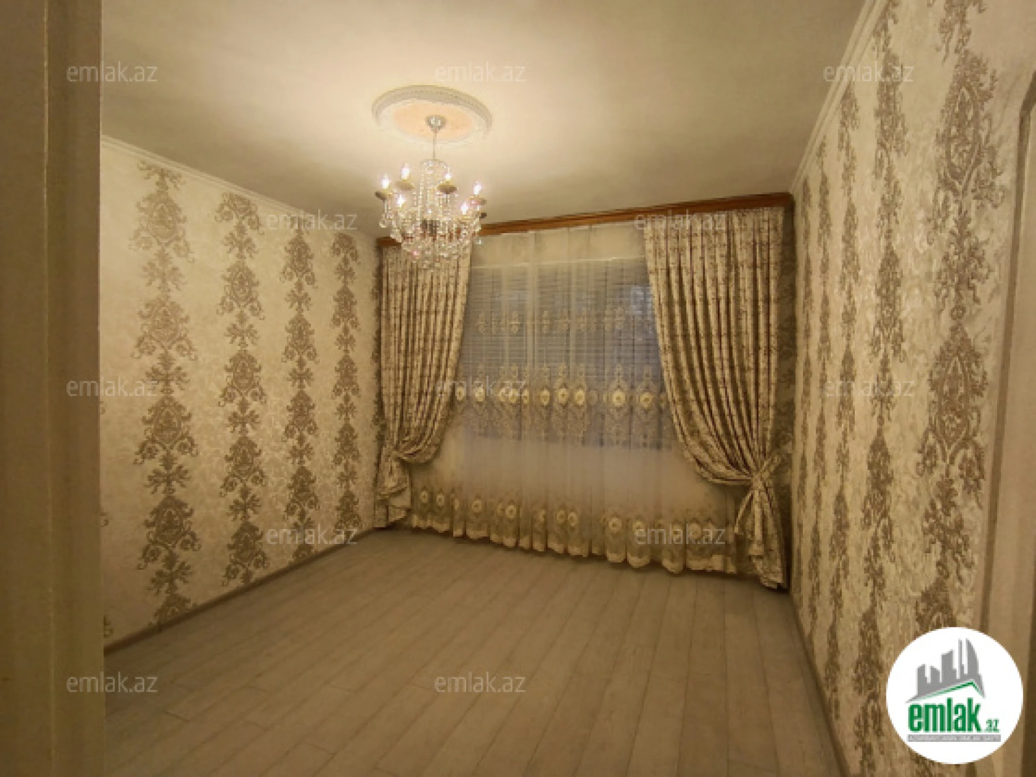 Satılır 2 otaqlı köhnə tikili 65 m²