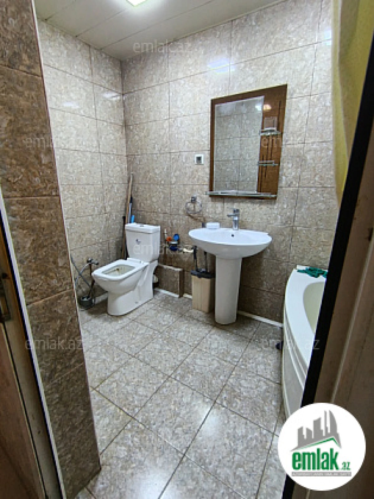 Satılır 2 otaqlı köhnə tikili 65 m²