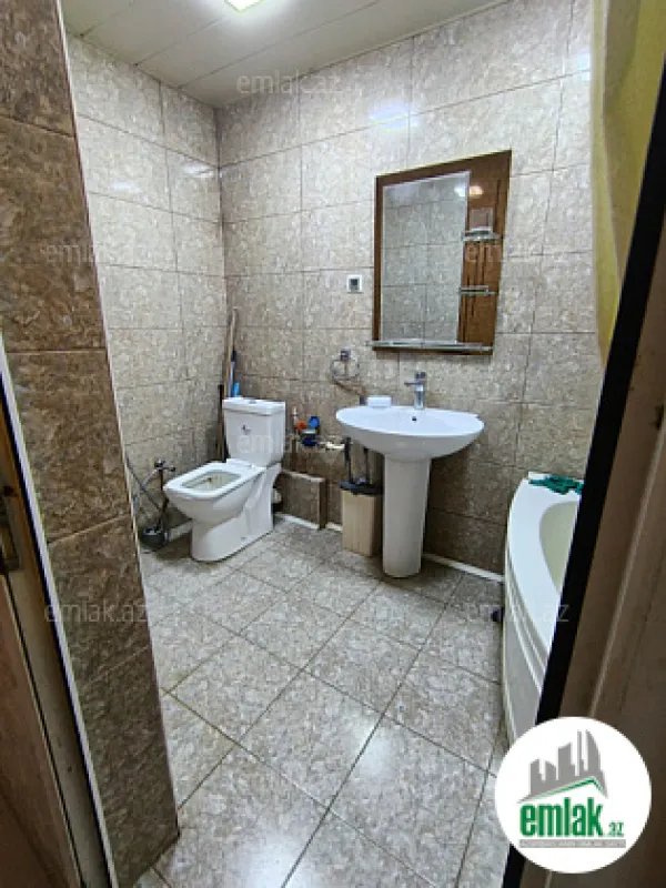 Satılır 2 otaqlı köhnə tikili 65 m²
