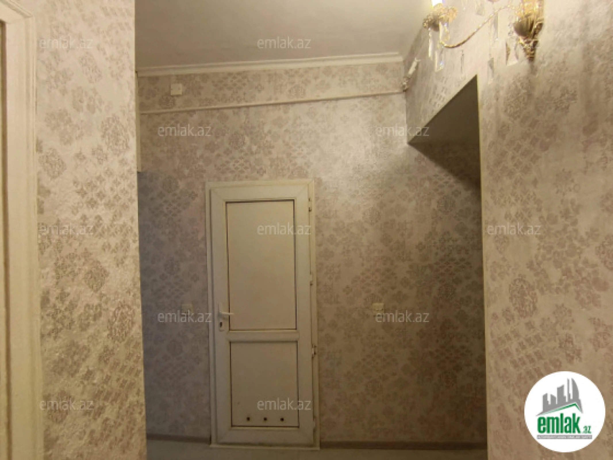 Satılır 2 otaqlı köhnə tikili 65 m²
