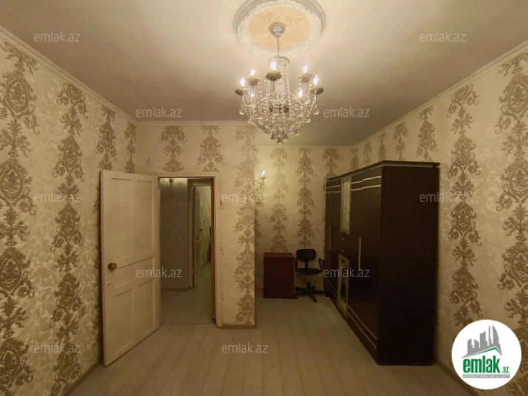 Satılır 2 otaqlı köhnə tikili 65 m²