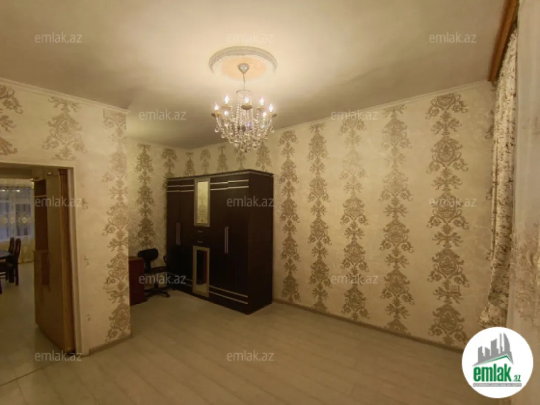 Satılır 2 otaqlı köhnə tikili 65 m²