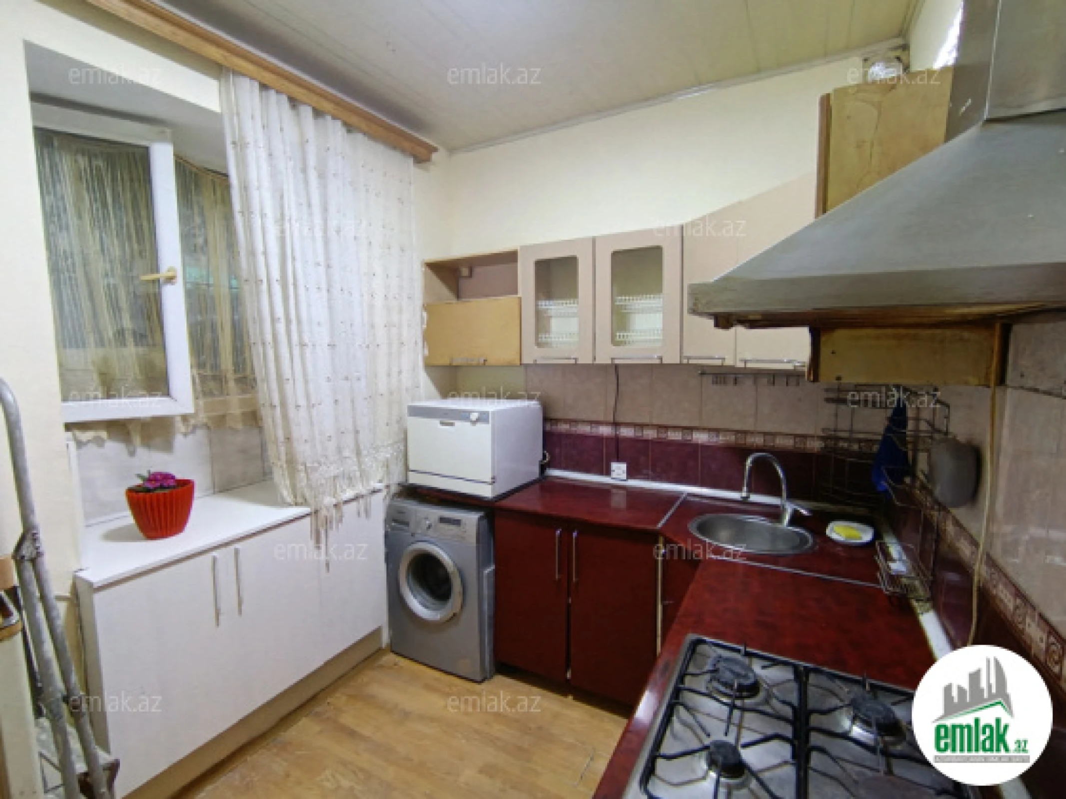 Satılır 2 otaqlı köhnə tikili 65 m²