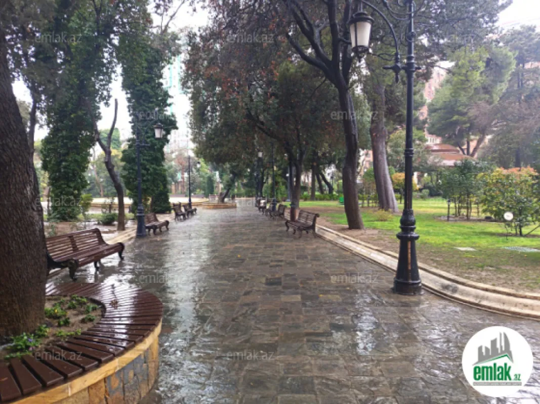 Satılır 2 otaqlı köhnə tikili 65 m²