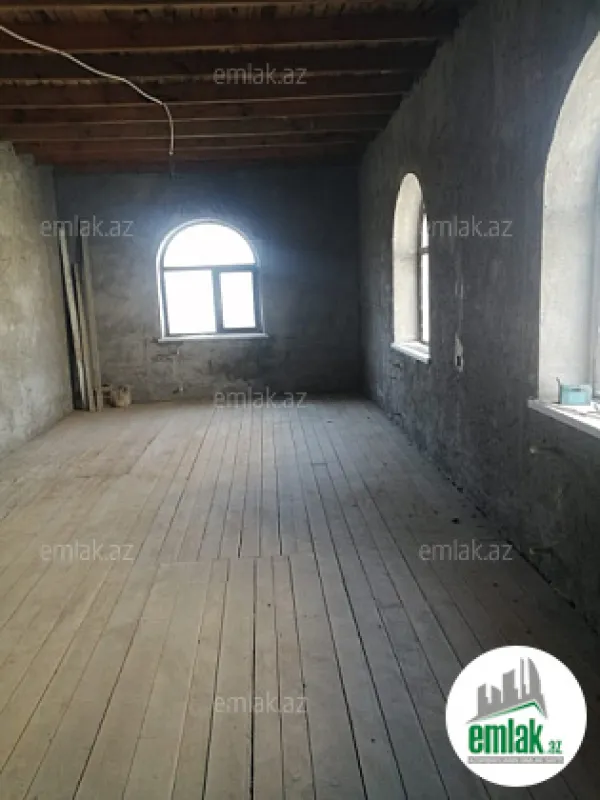 Satılır 5 otaqlı həyət evi 170 m²