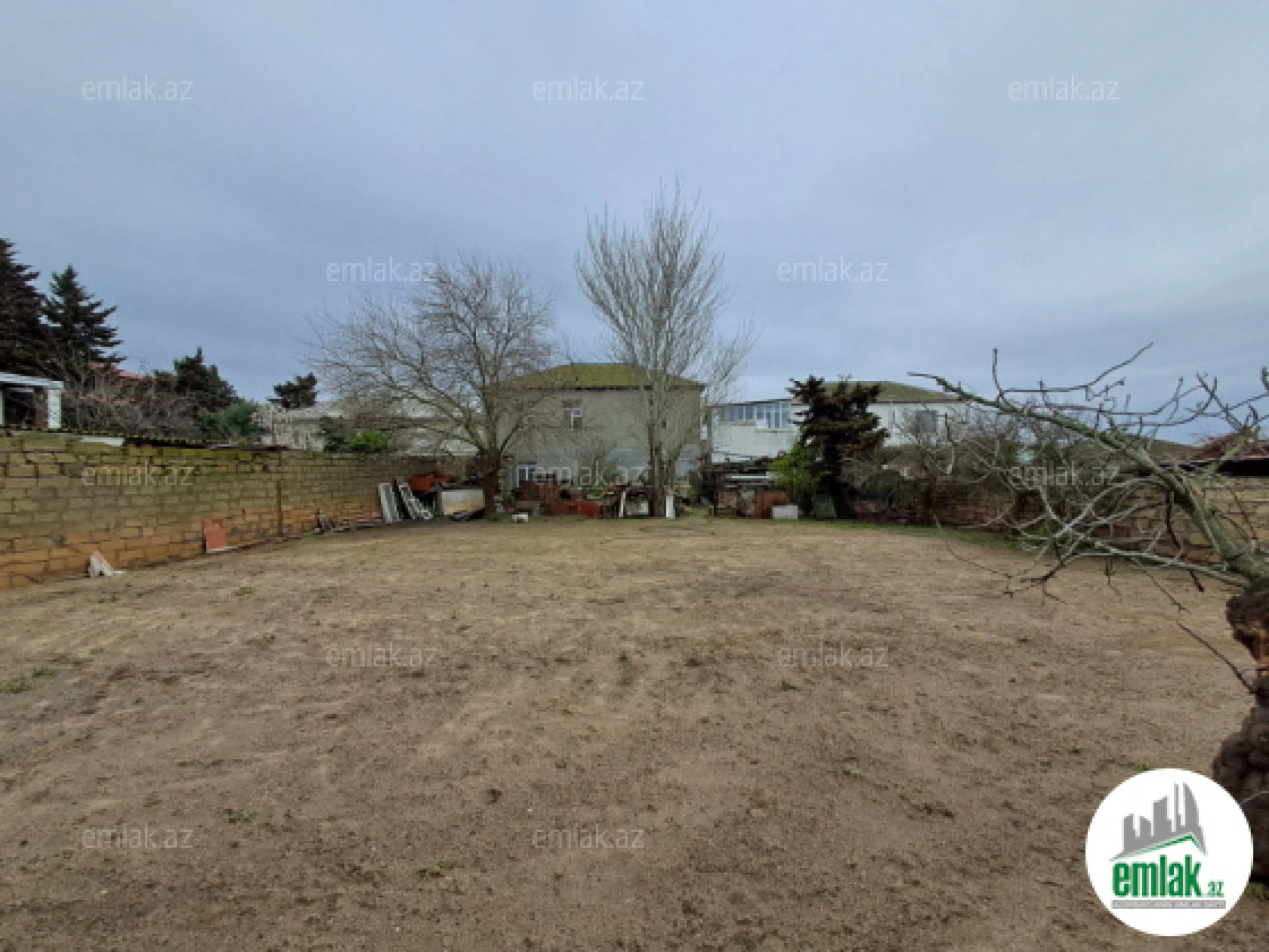 Satılır 8 otaqlı mənzil 1000 m²