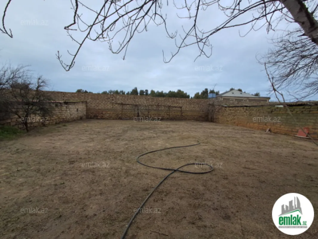 Satılır 8 otaqlı mənzil 1000 m²