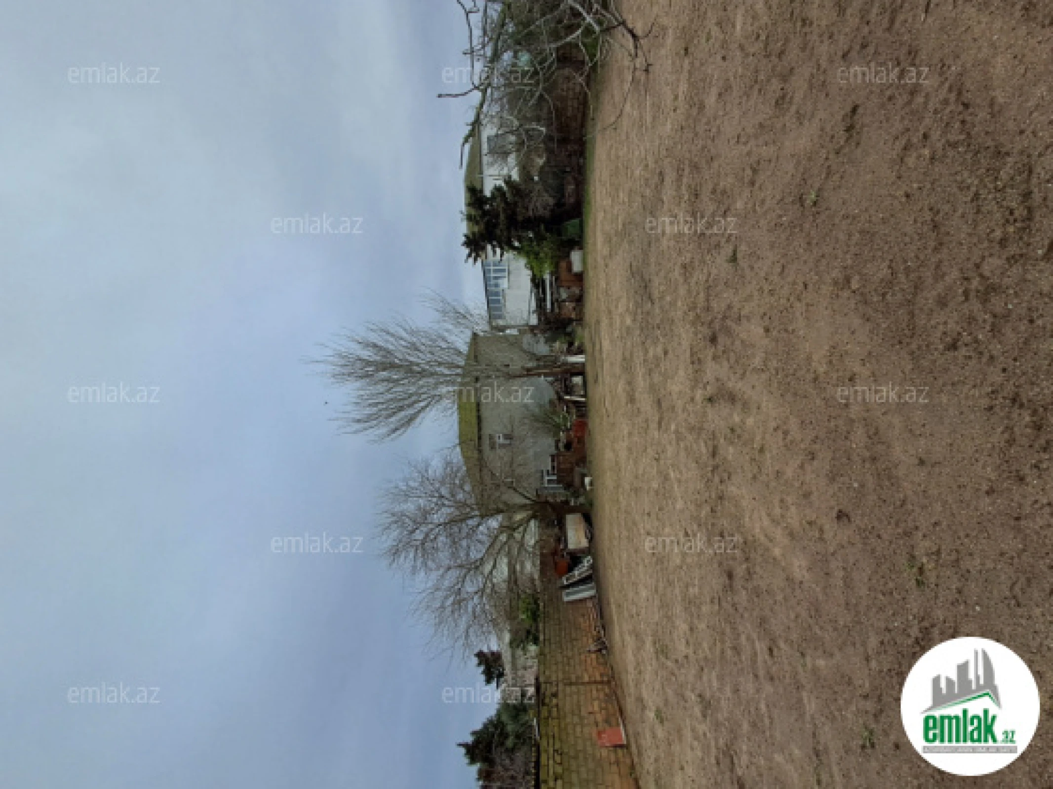 Satılır 8 otaqlı mənzil 1000 m²