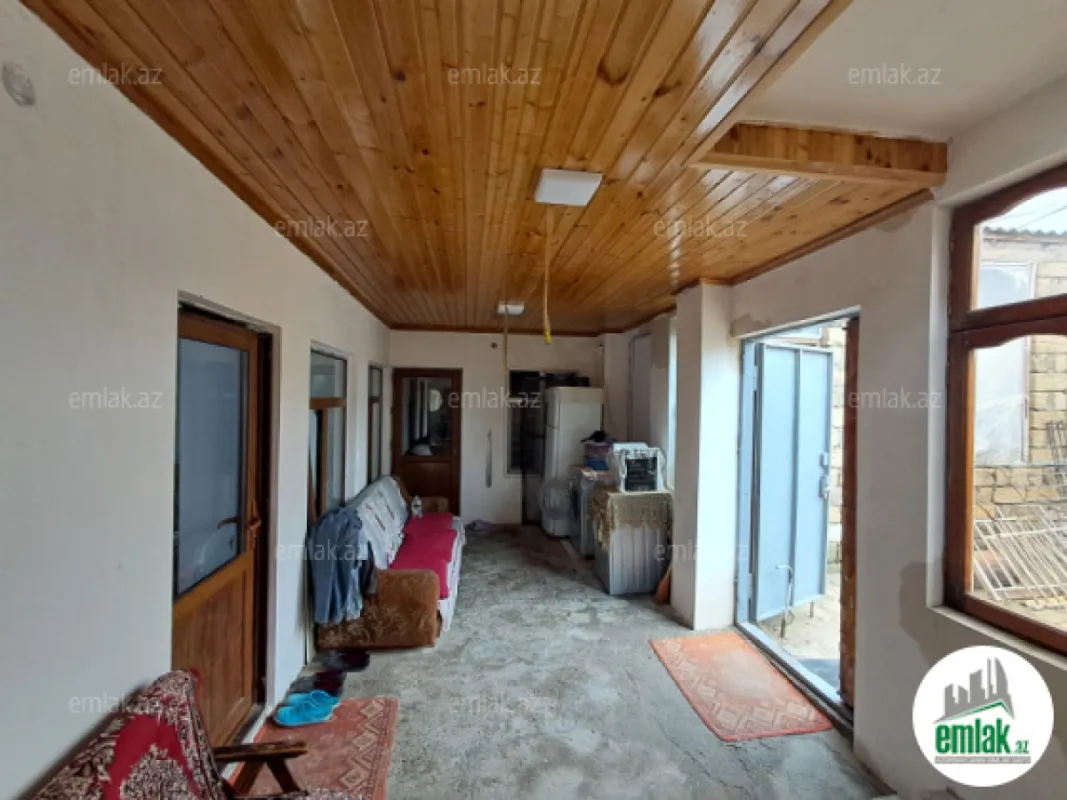 Satılır 8 otaqlı mənzil 1000 m²