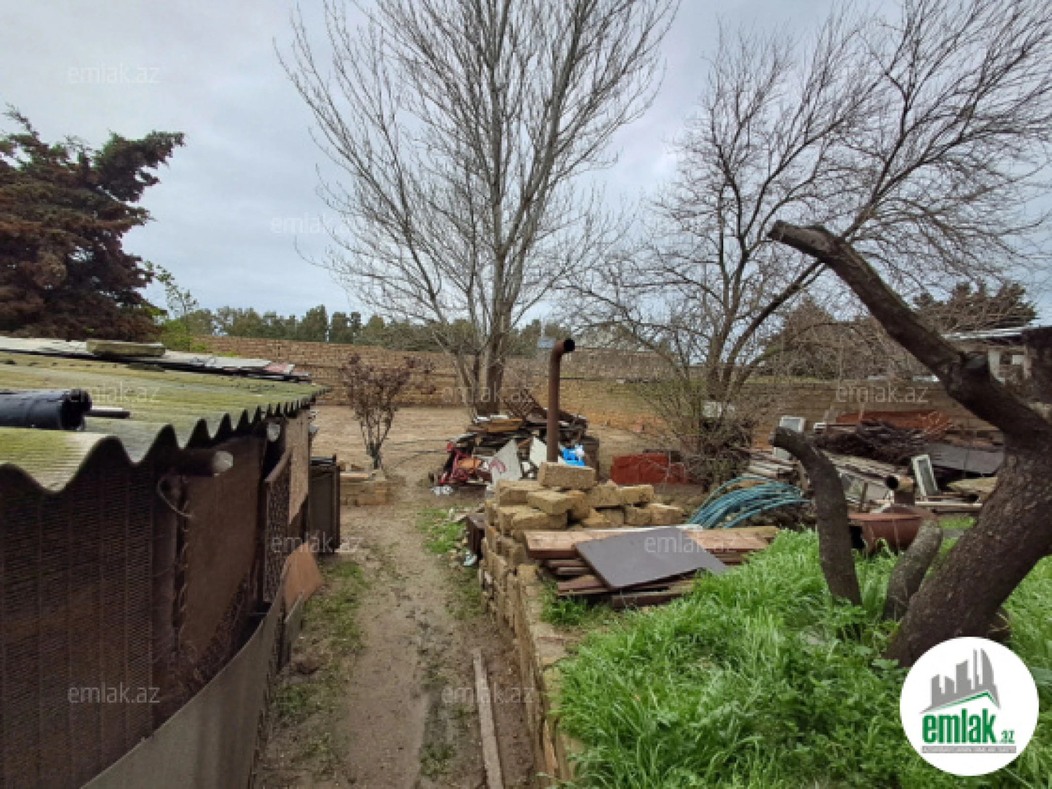 Satılır 8 otaqlı mənzil 1000 m²