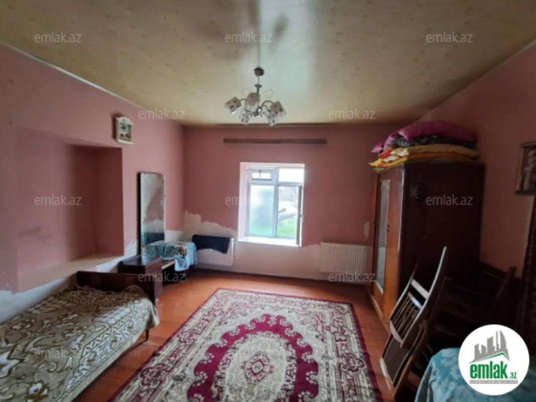 Satılır 8 otaqlı mənzil 1000 m²