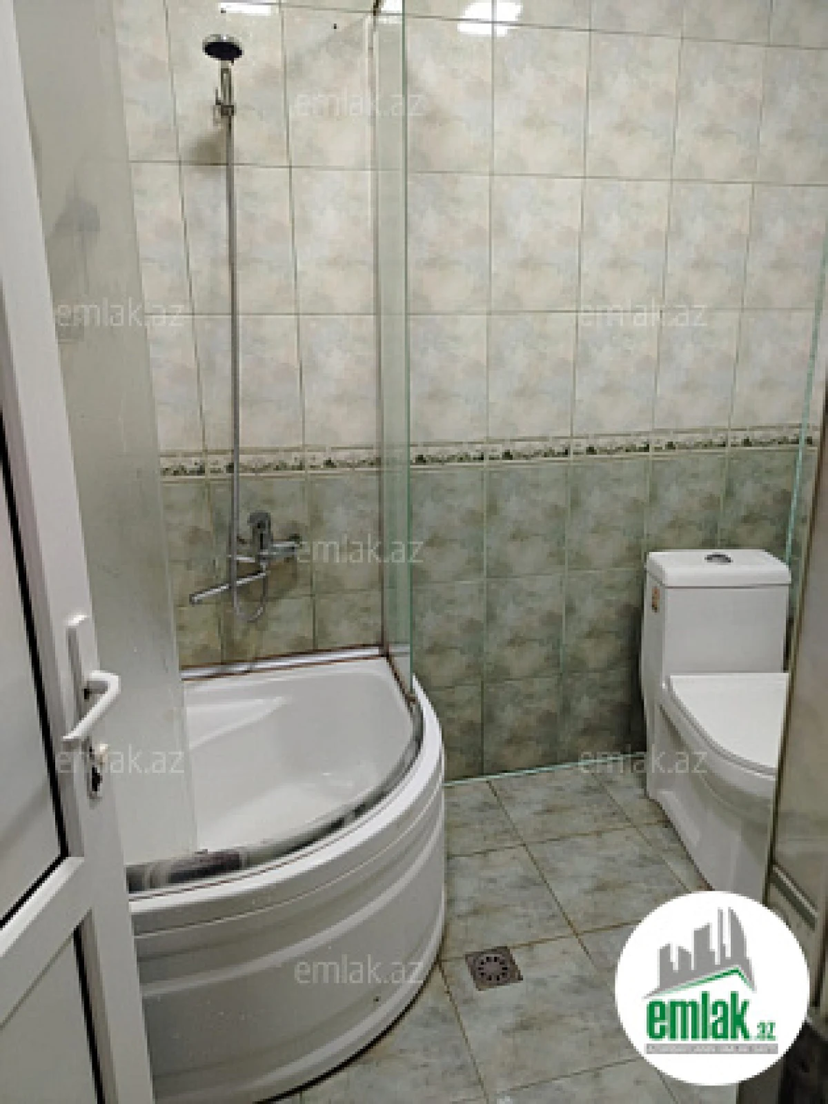 Satılır 2 otaqlı yeni tikili 64 m²