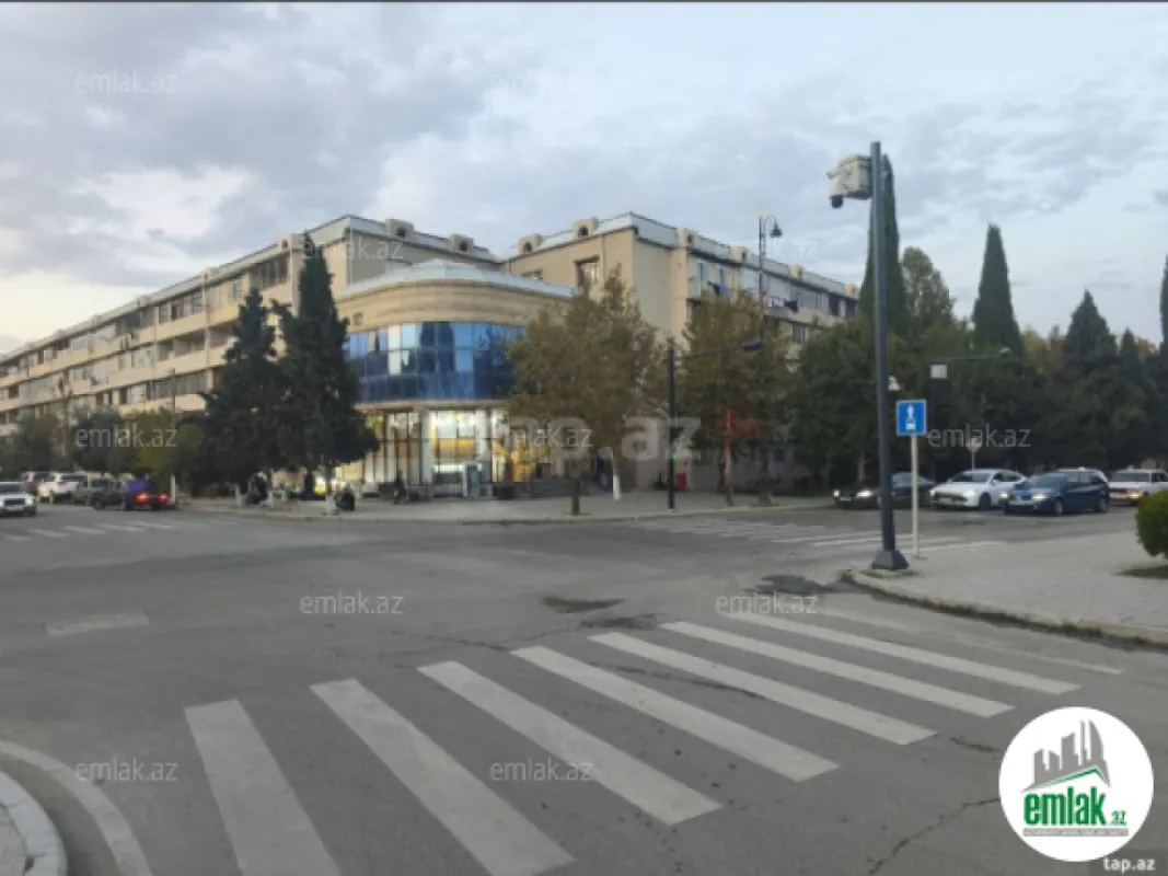 Satılır 4 otaqlı köhnə tikili 90 m²