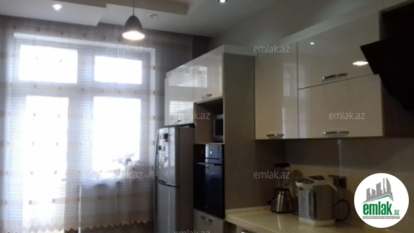 Satılır 4 otaqlı yeni tikili 144 m²