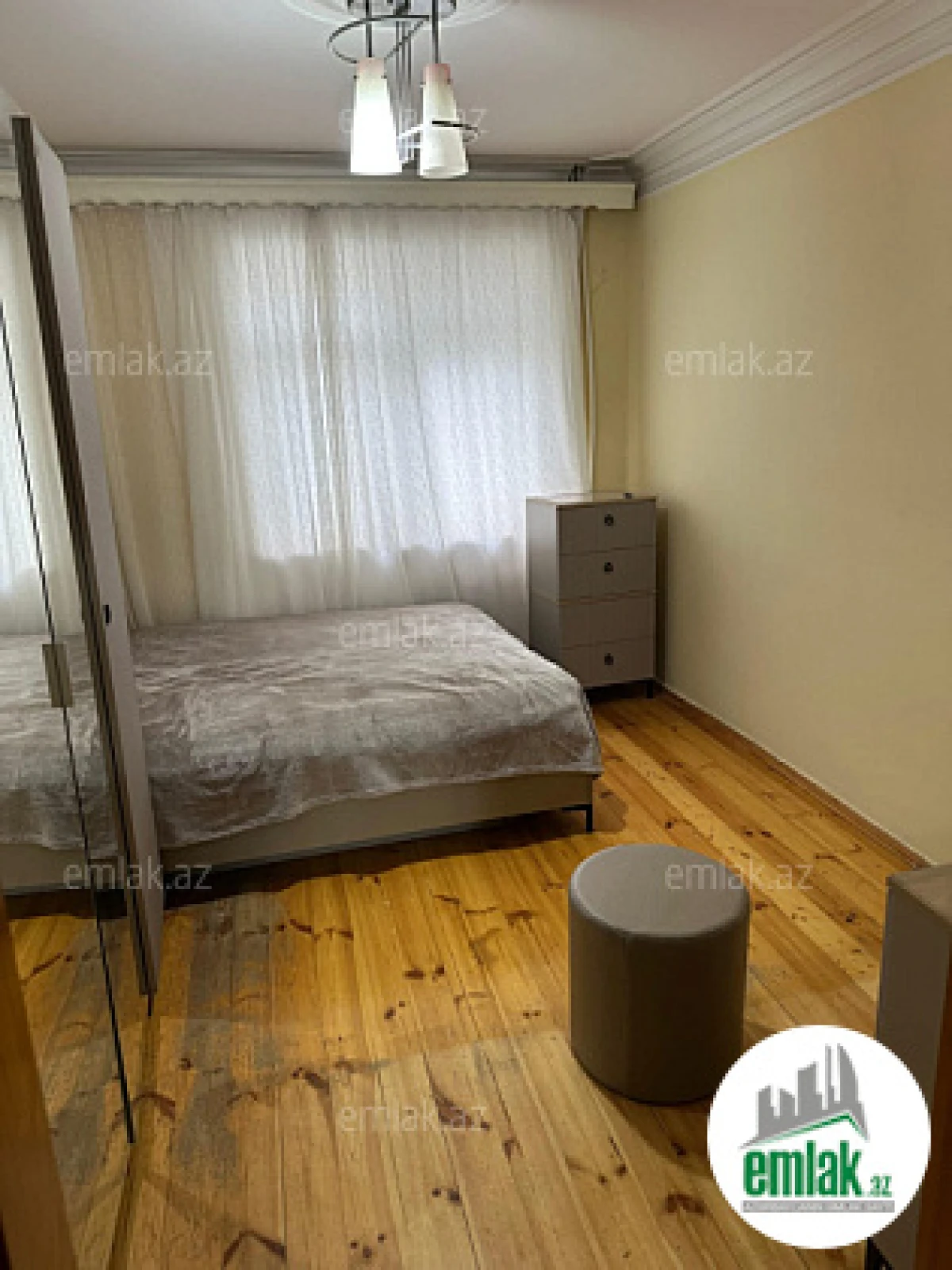 Satılır 5 otaqlı köhnə tikili 110 m²