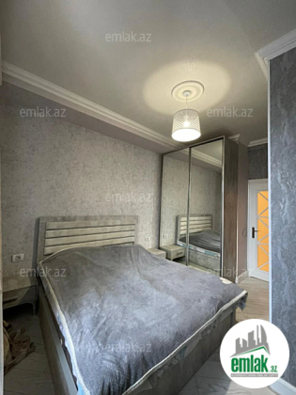 Satılır 2 otaqlı köhnə tikili 53 m²
