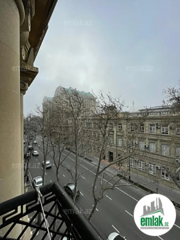 Satılır 2 otaqlı köhnə tikili 53 m²