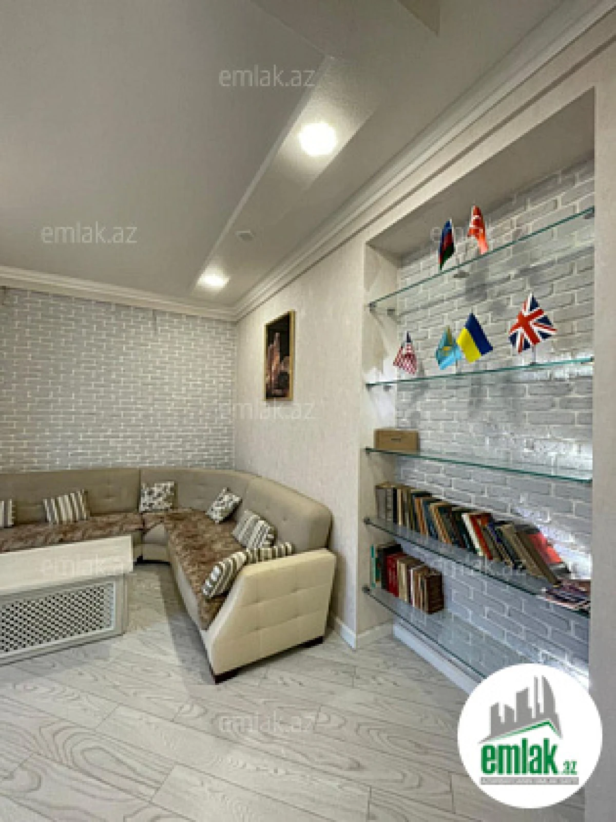 Satılır 2 otaqlı köhnə tikili 53 m²