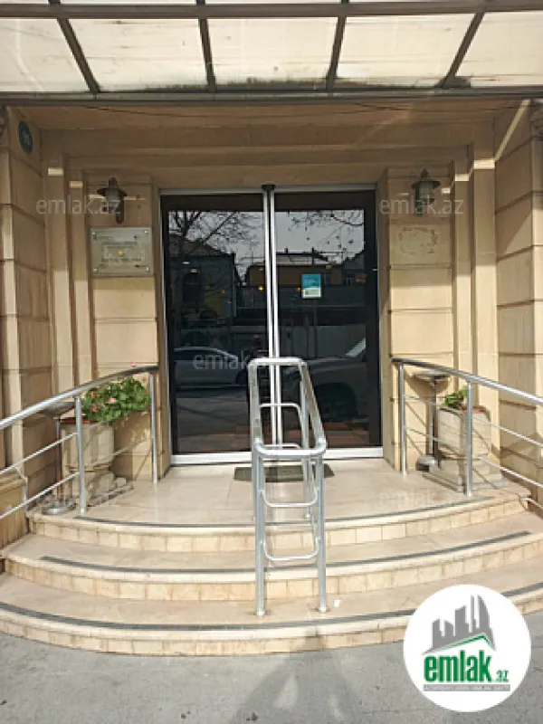 Satılır 20 otaqlı obyekt 1078.1 m²